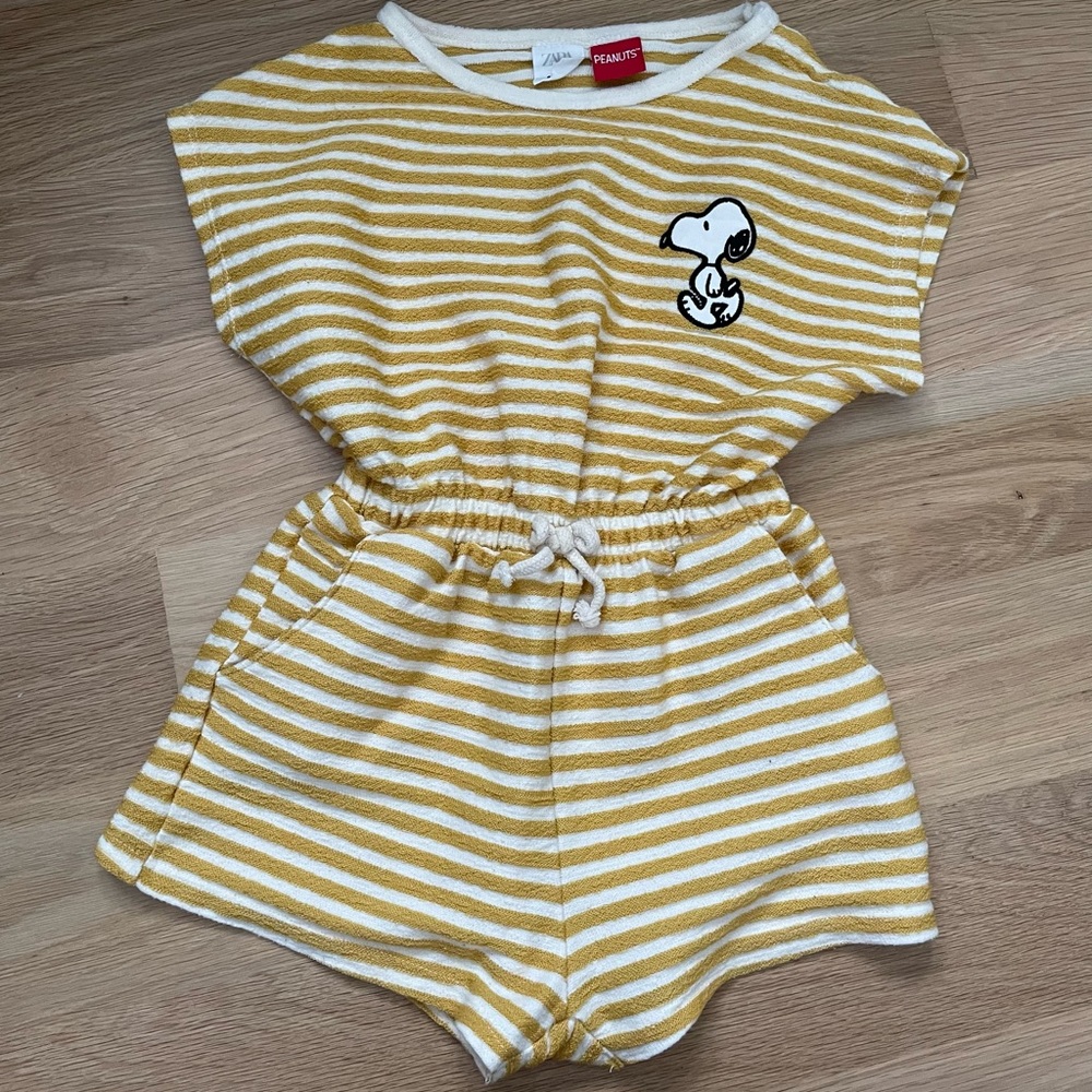 Zara snoopy romper 8